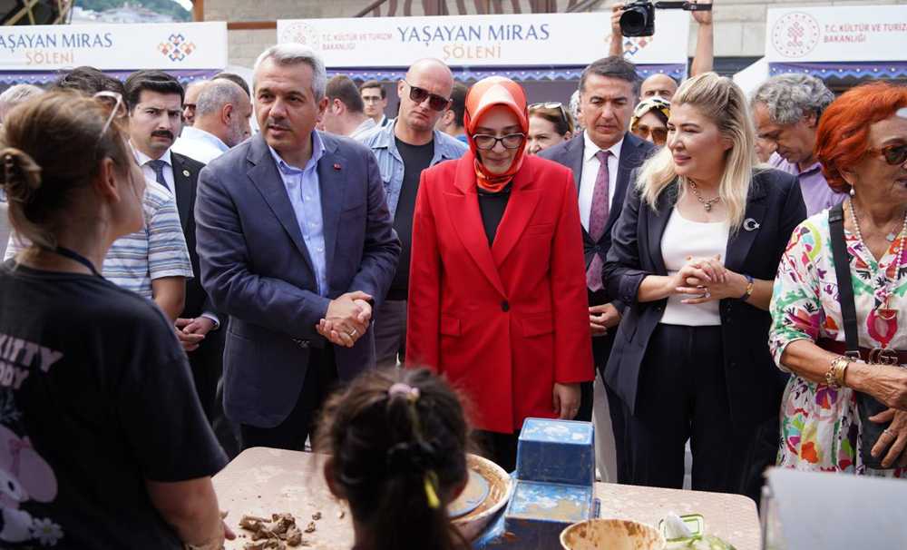   Yaşayan Miras Şöleni Rize’de Coşkuyla Açıldı