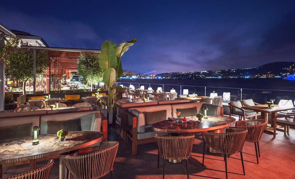 İstanbul Boğazı’nın Yanı Başında İtalyan Esintisi: Olea & The Bar