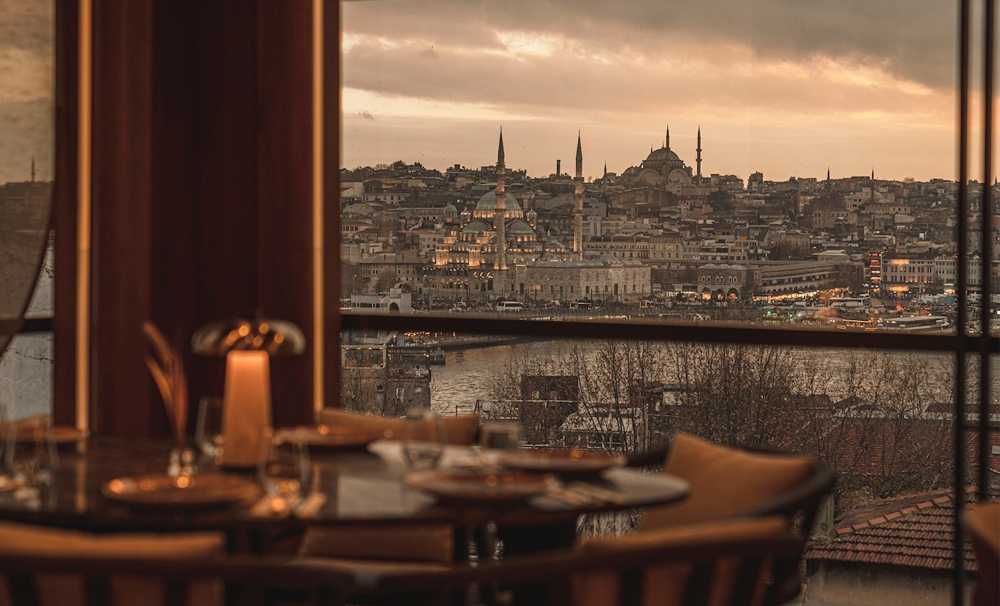   Lezzet ve Eğlencenin Yeni Adresi  Perri Karaköy 